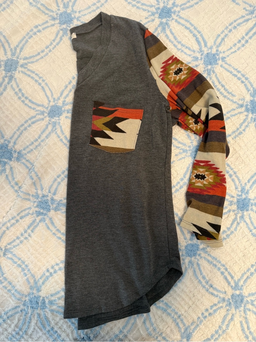 Women’s Aztec southwestern print sweater LARGE